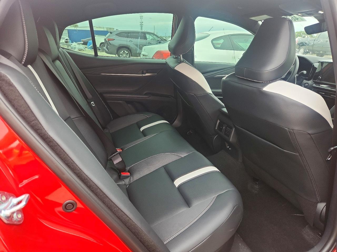 2026 TOYOTA CAMRY SE photo 19