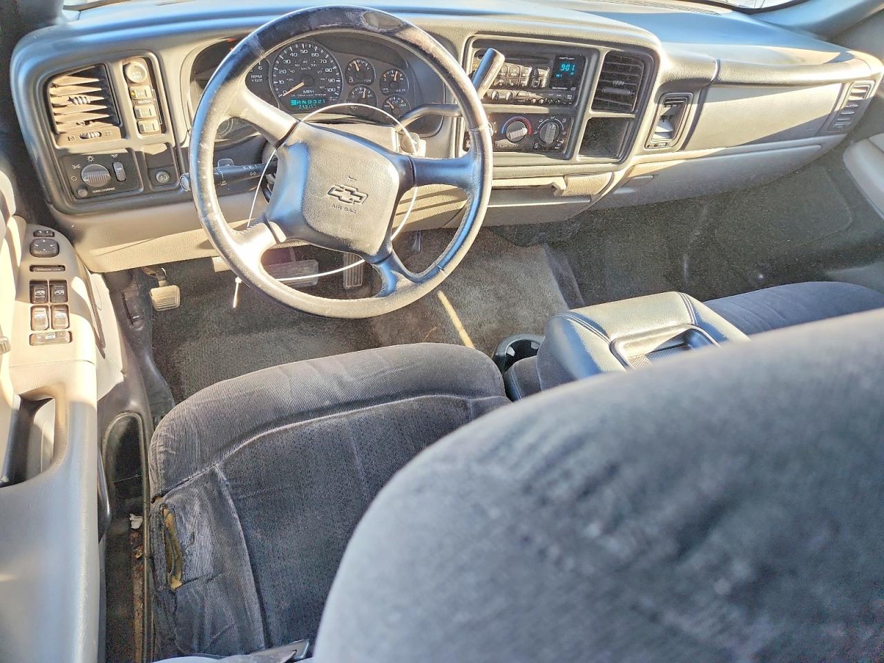 2002 CHEVROLET SUBURBAN K1500 photo 8