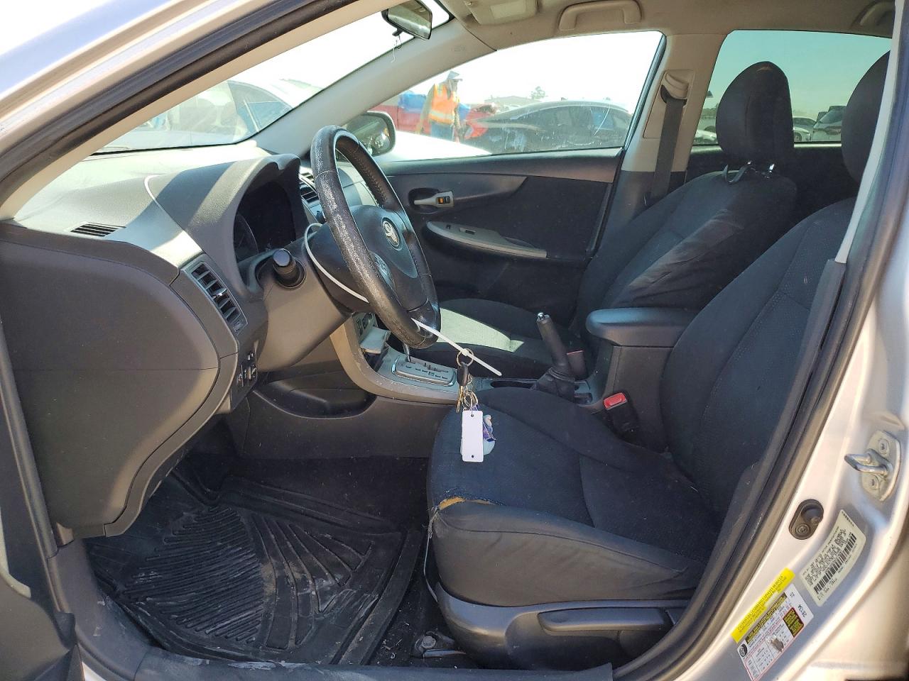 2010 TOYOTA COROLLA S photo 7