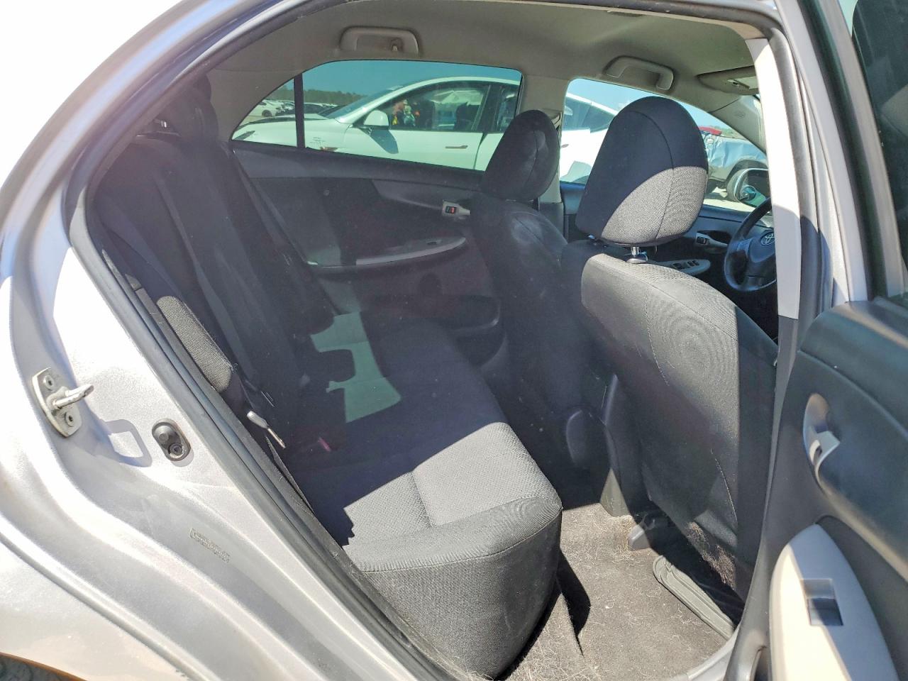 2010 TOYOTA COROLLA S photo 10