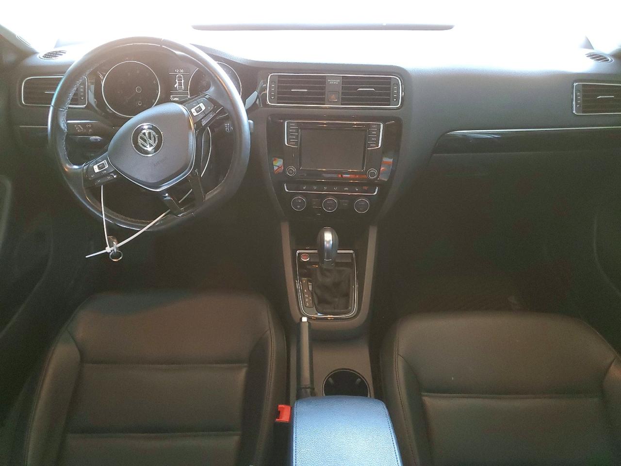 2017 VOLKSWAGEN JETTA SEL photo 8