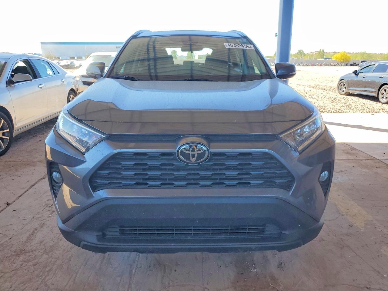 2021 TOYOTA RAV4 XLE photo 5