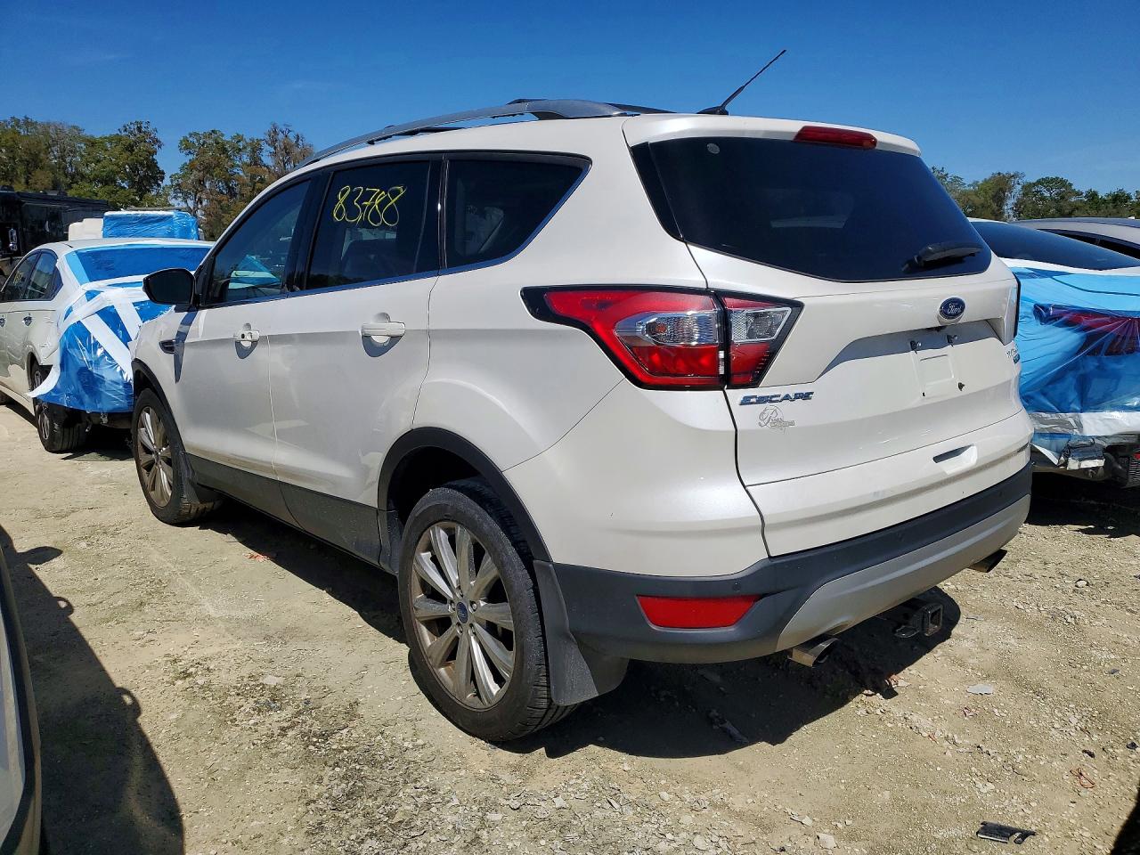 2017 FORD ESCAPE TITANIUM photo 2