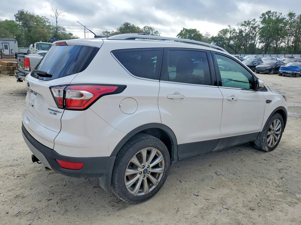 2017 FORD ESCAPE TITANIUM photo 3