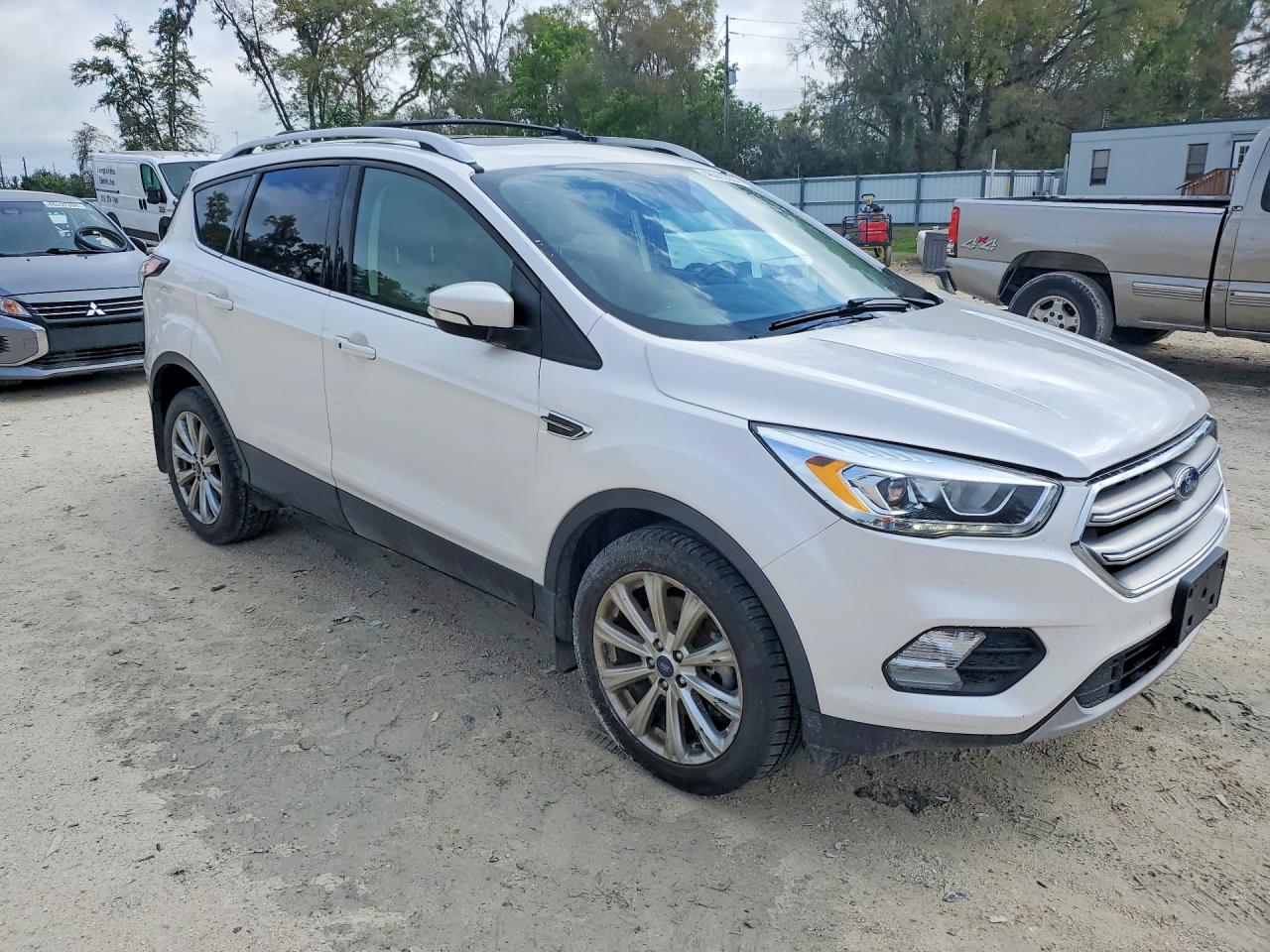 2017 FORD ESCAPE TITANIUM photo 4