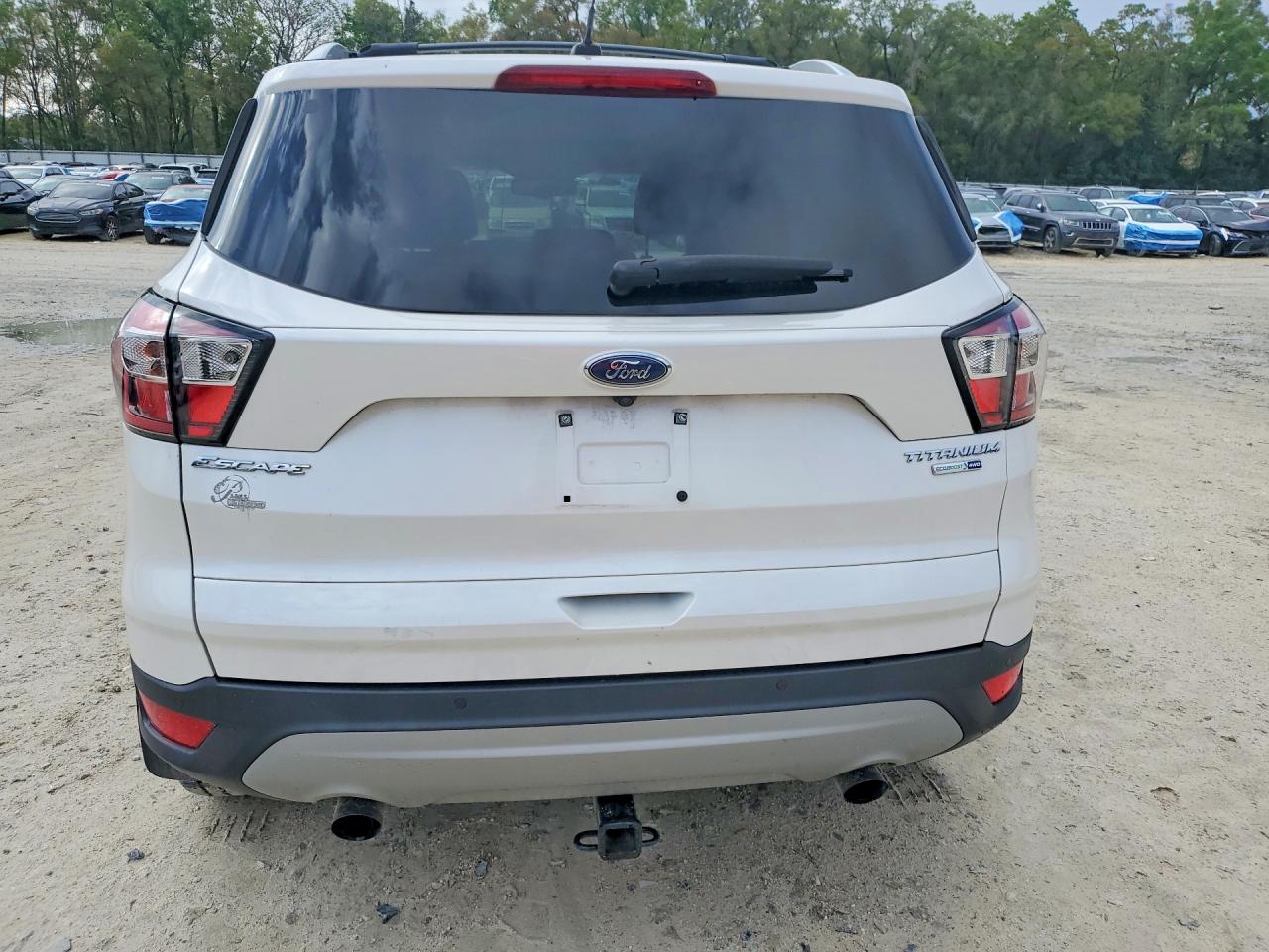 2017 FORD ESCAPE TITANIUM photo 6