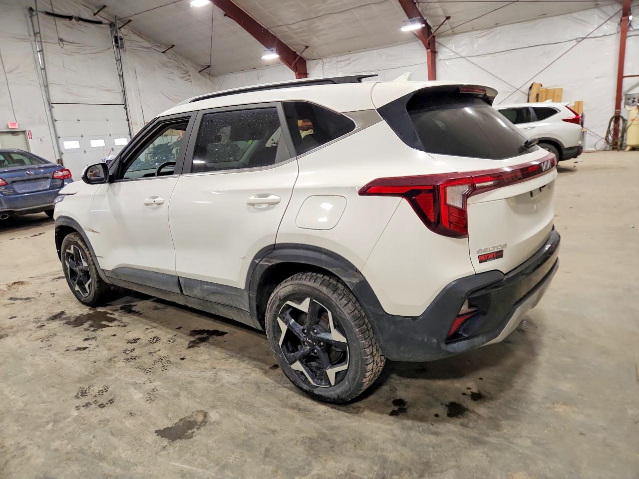 2025 KIA SELTOS EX photo 3