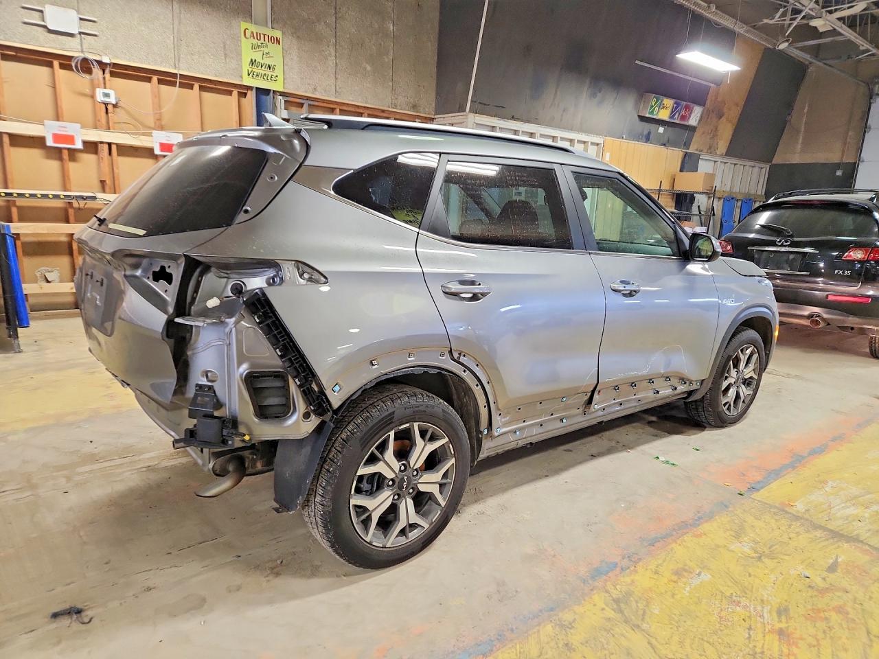 2023 KIA SELTOS EX photo 3