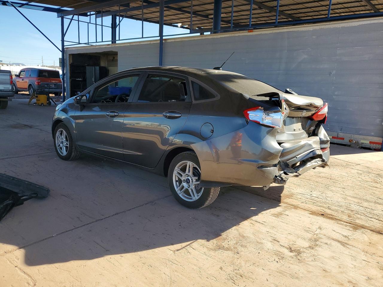2018 FORD FIESTA SE photo 2