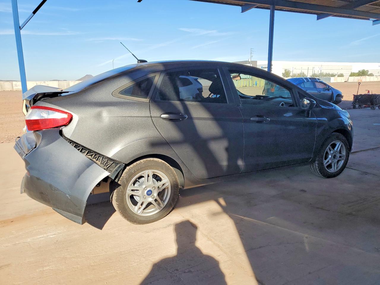 2018 FORD FIESTA SE photo 3