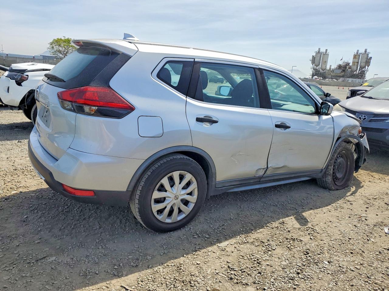 2018 NISSAN ROGUE S photo 3