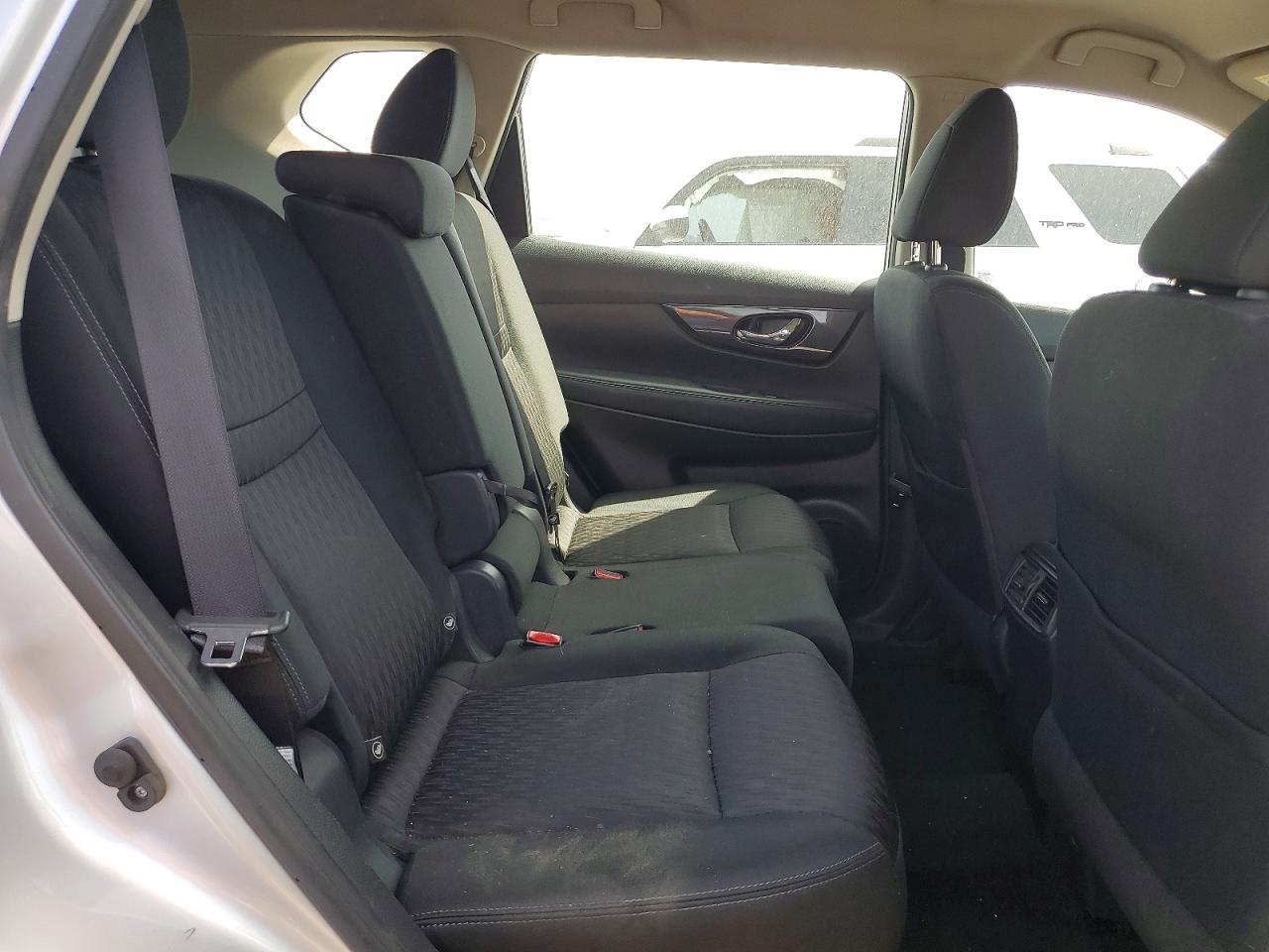 2018 NISSAN ROGUE S photo 11