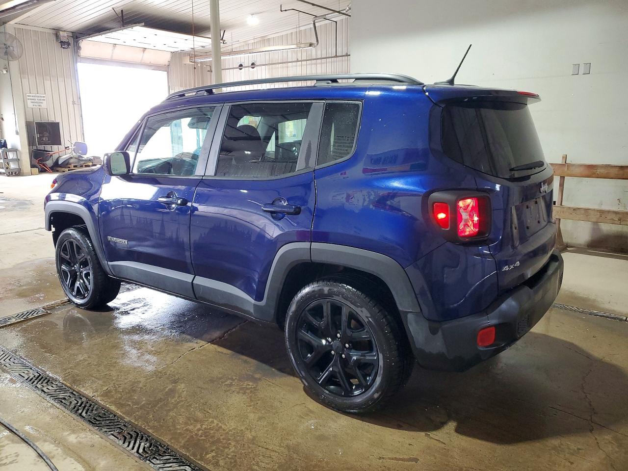 2017 JEEP RENEGADE LATITUDE photo 3