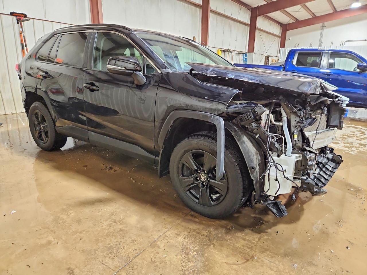 2022 TOYOTA RAV4 XLE photo 10