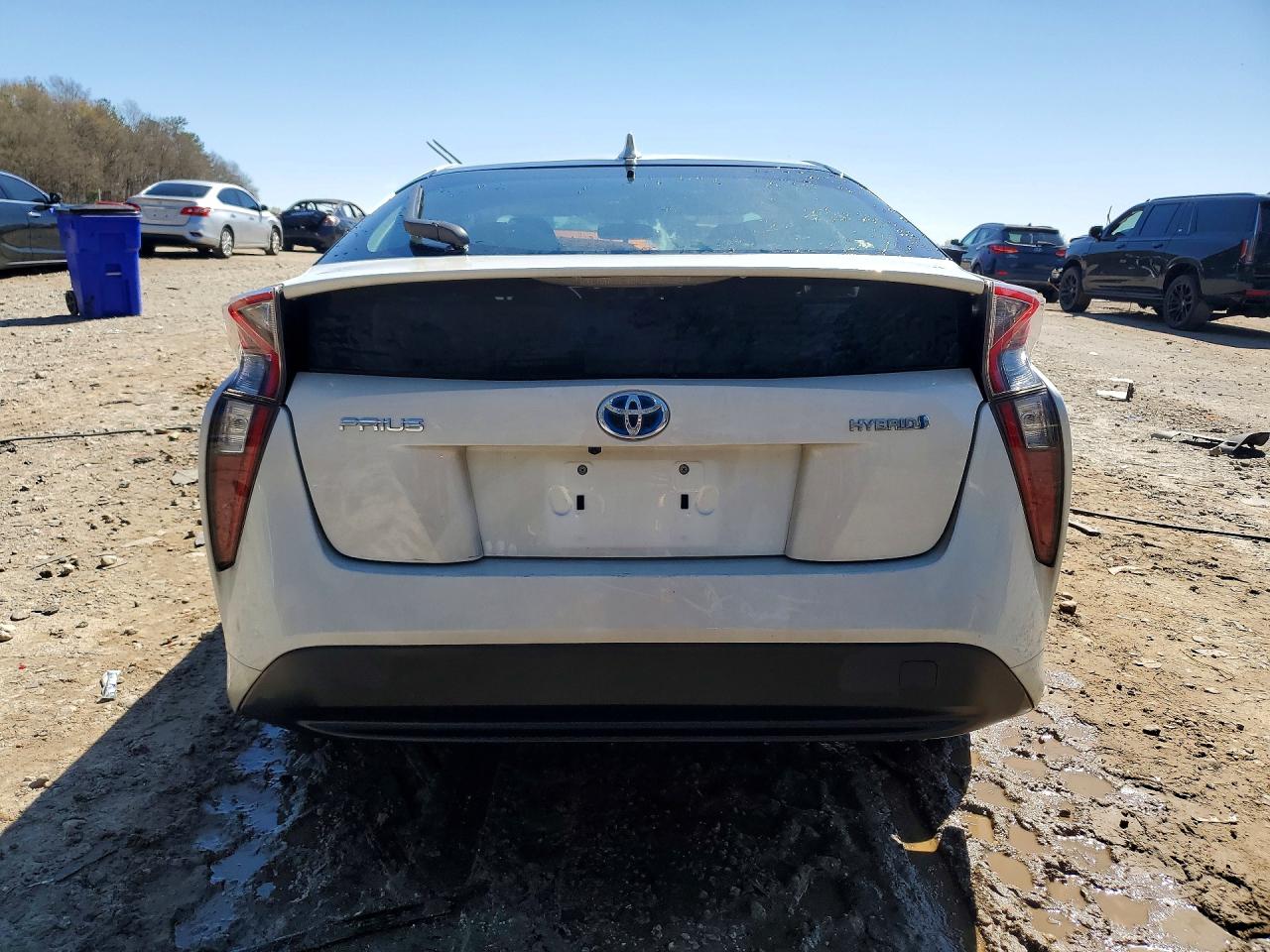 2016 TOYOTA PRIUS TWO photo 11