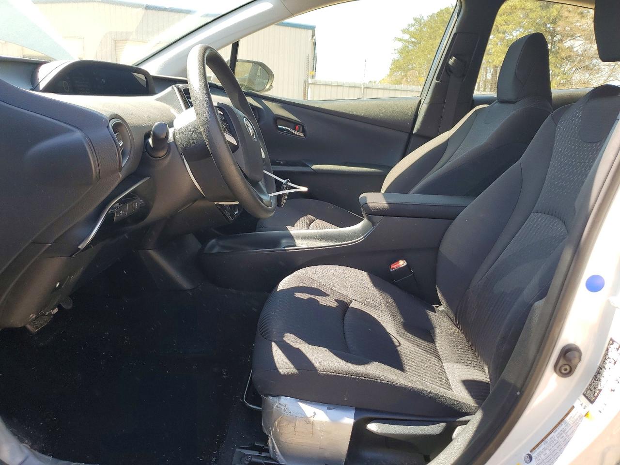 2016 TOYOTA PRIUS TWO photo 13