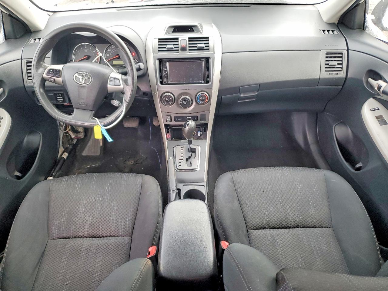 2012 TOYOTA COROLLA S photo 8