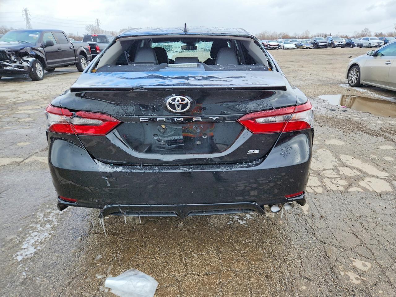 2021 TOYOTA CAMRY SE photo 6