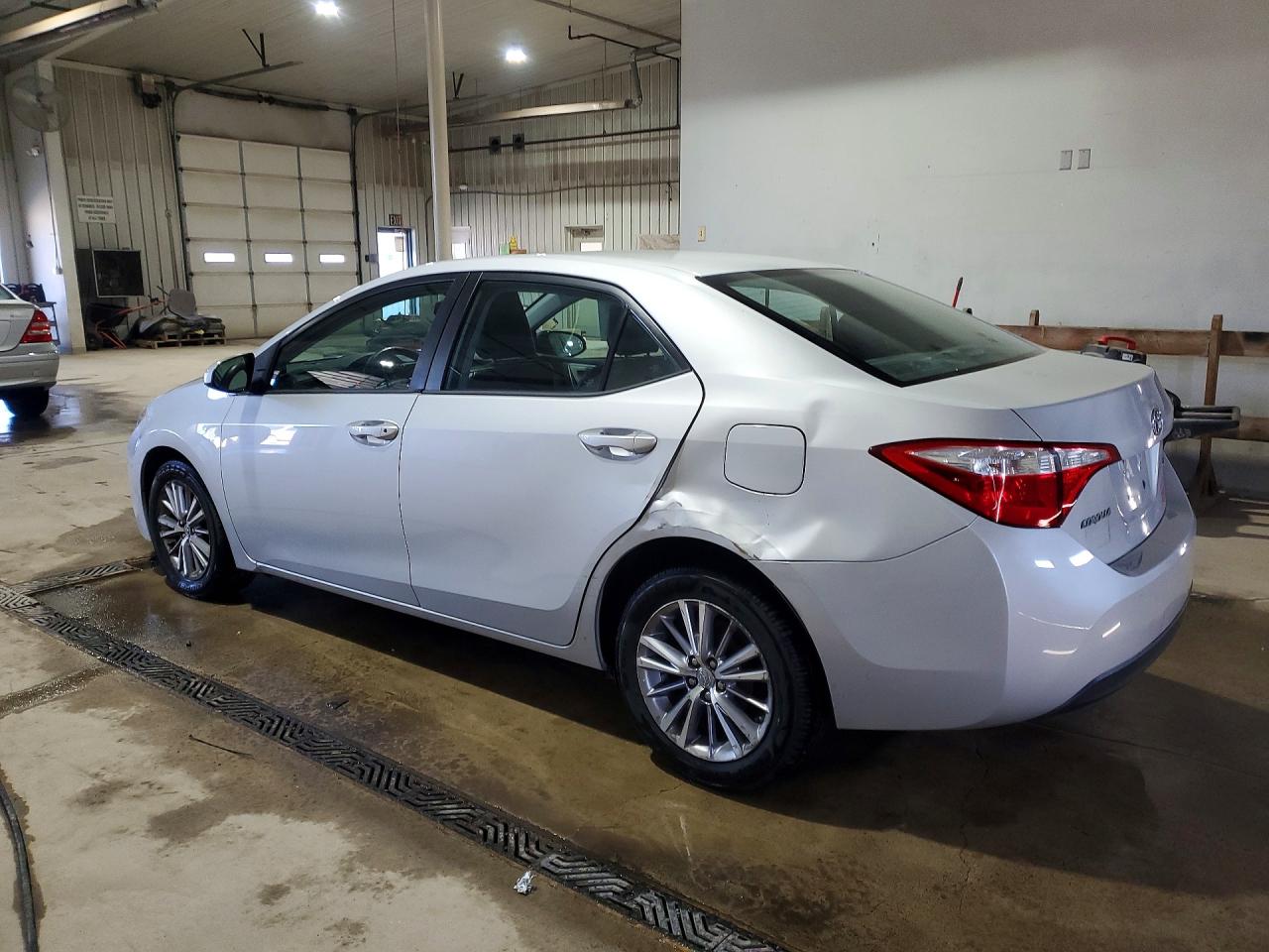 2015 TOYOTA COROLLA LE PLUS photo 2