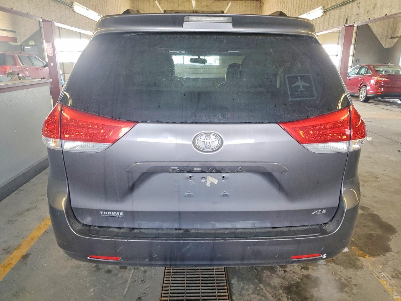 2014 TOYOTA SIENNA XLE 8-PASSENGER photo 6