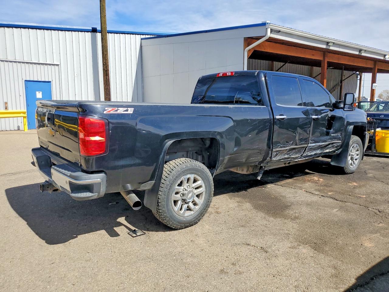2017 CHEVROLET SILVERADO K3500 LTZ photo 5