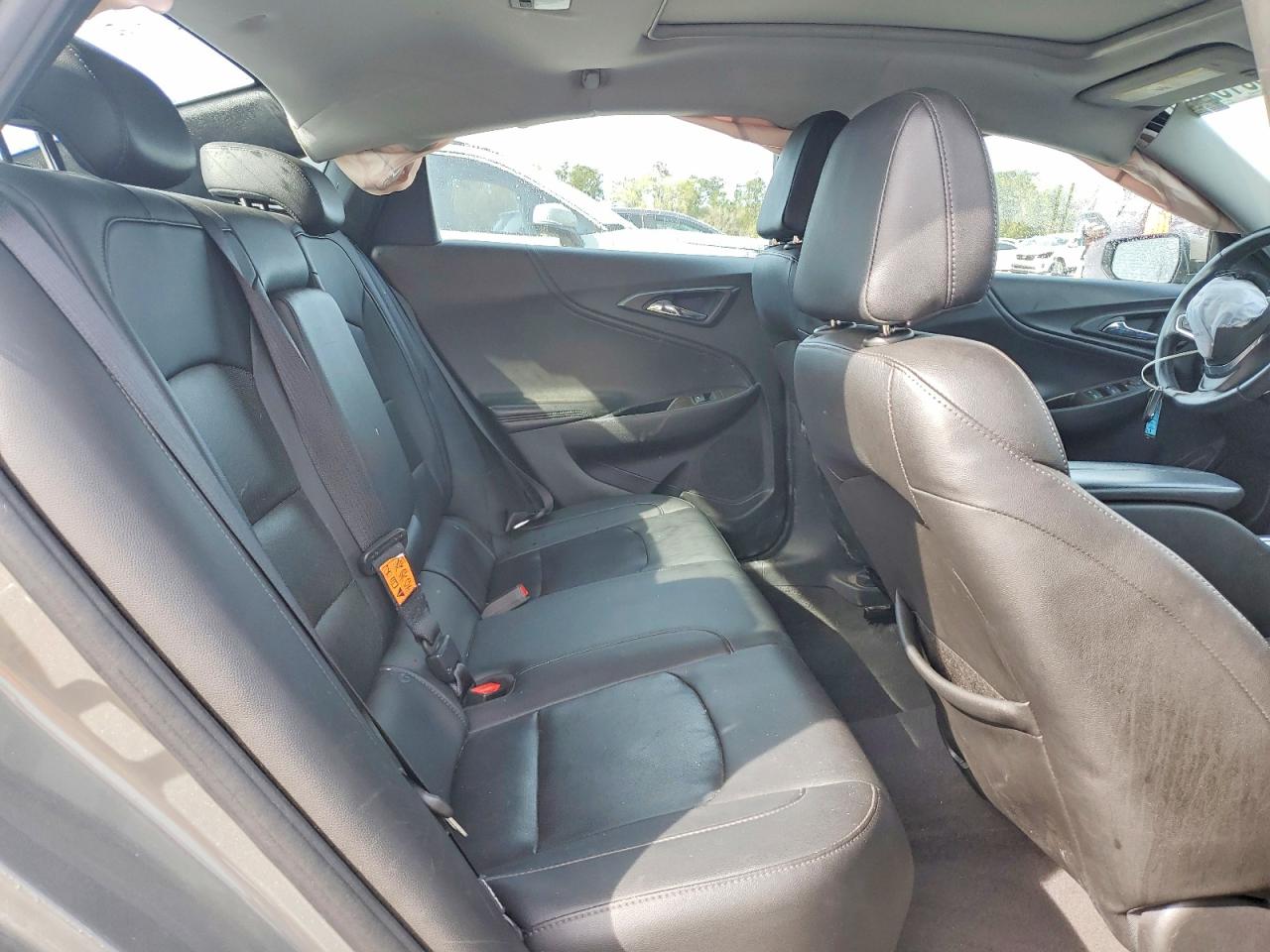 2017 CHEVROLET MALIBU PREMIER photo 28