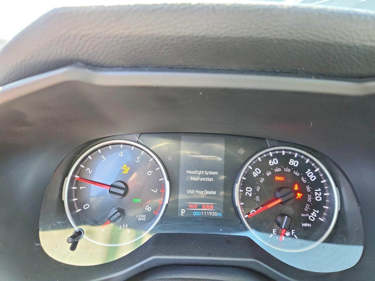 2021 TOYOTA RAV4 XLE photo 17