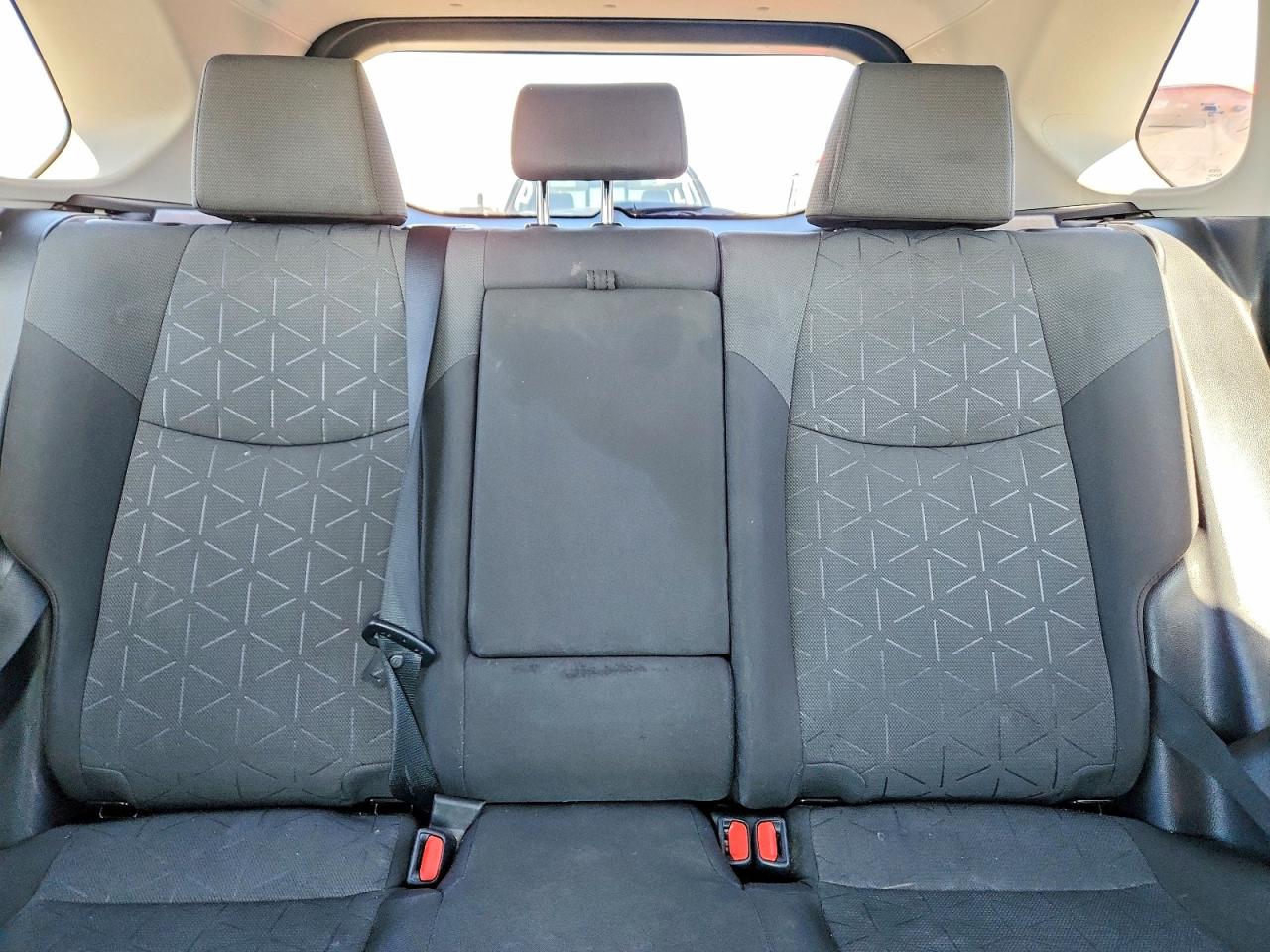 2021 TOYOTA RAV4 XLE photo 19