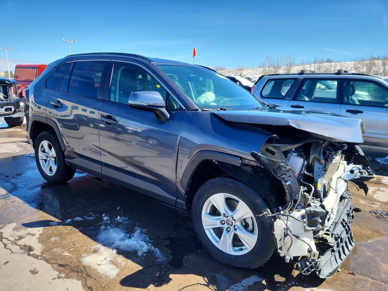 2021 TOYOTA RAV4 XLE photo 7