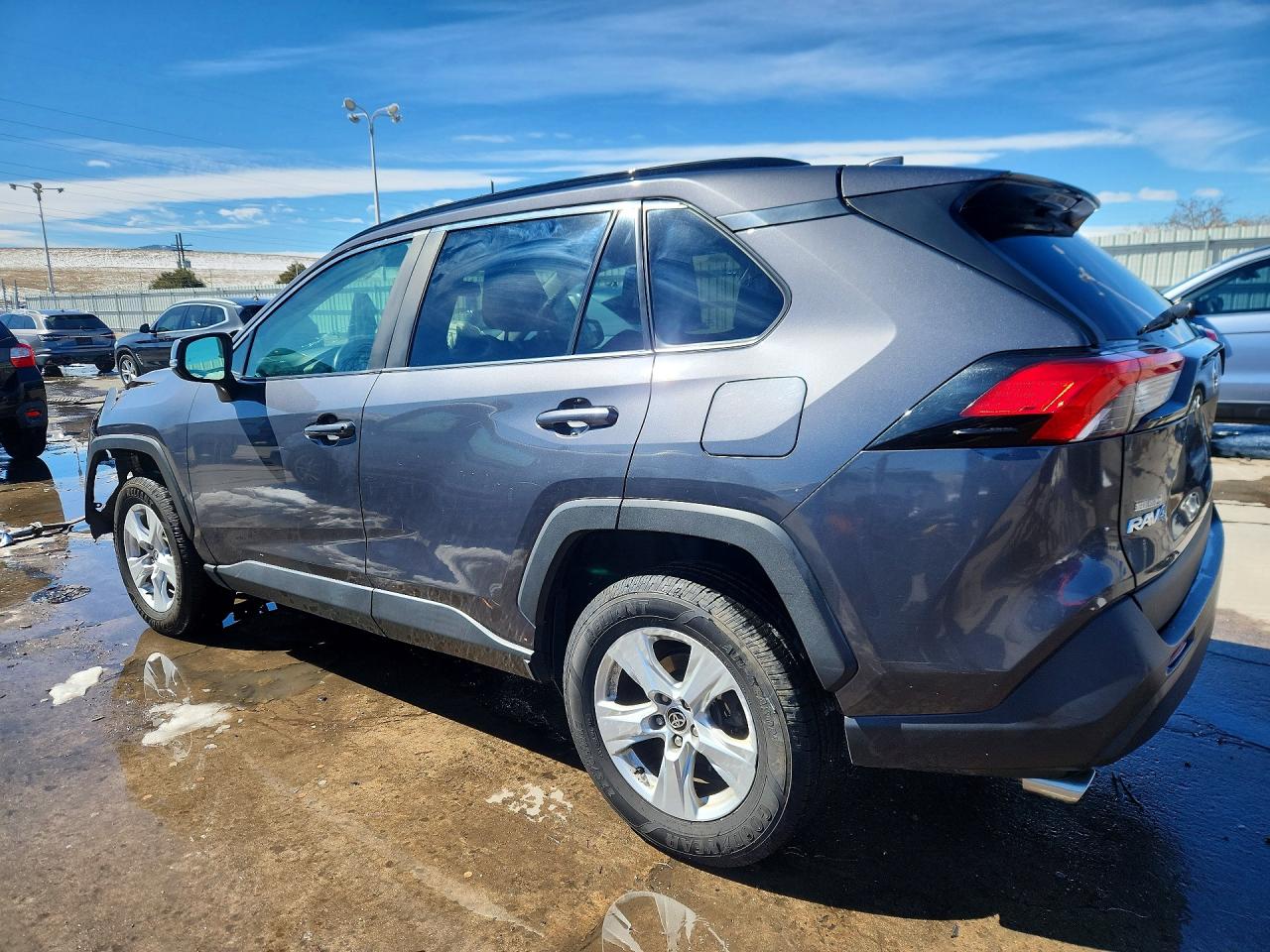2021 TOYOTA RAV4 XLE photo 3