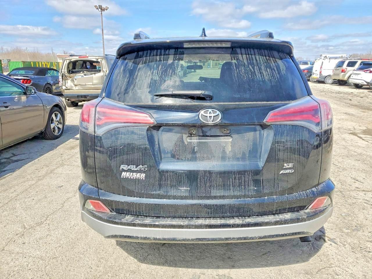2016 TOYOTA RAV4 SE photo 16