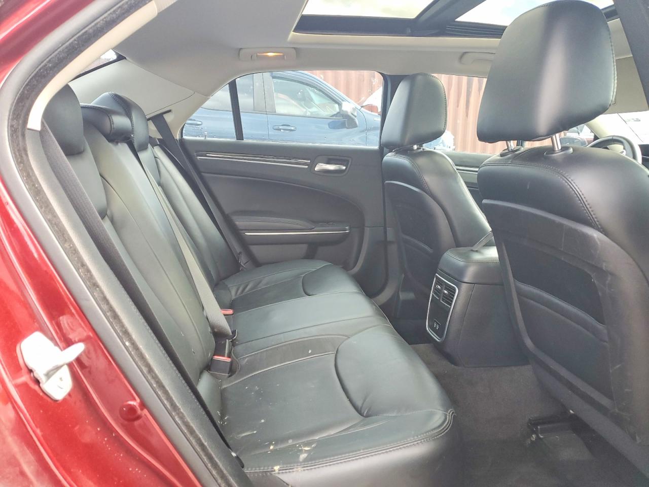 2016 CHRYSLER 300 LIMITED photo 10