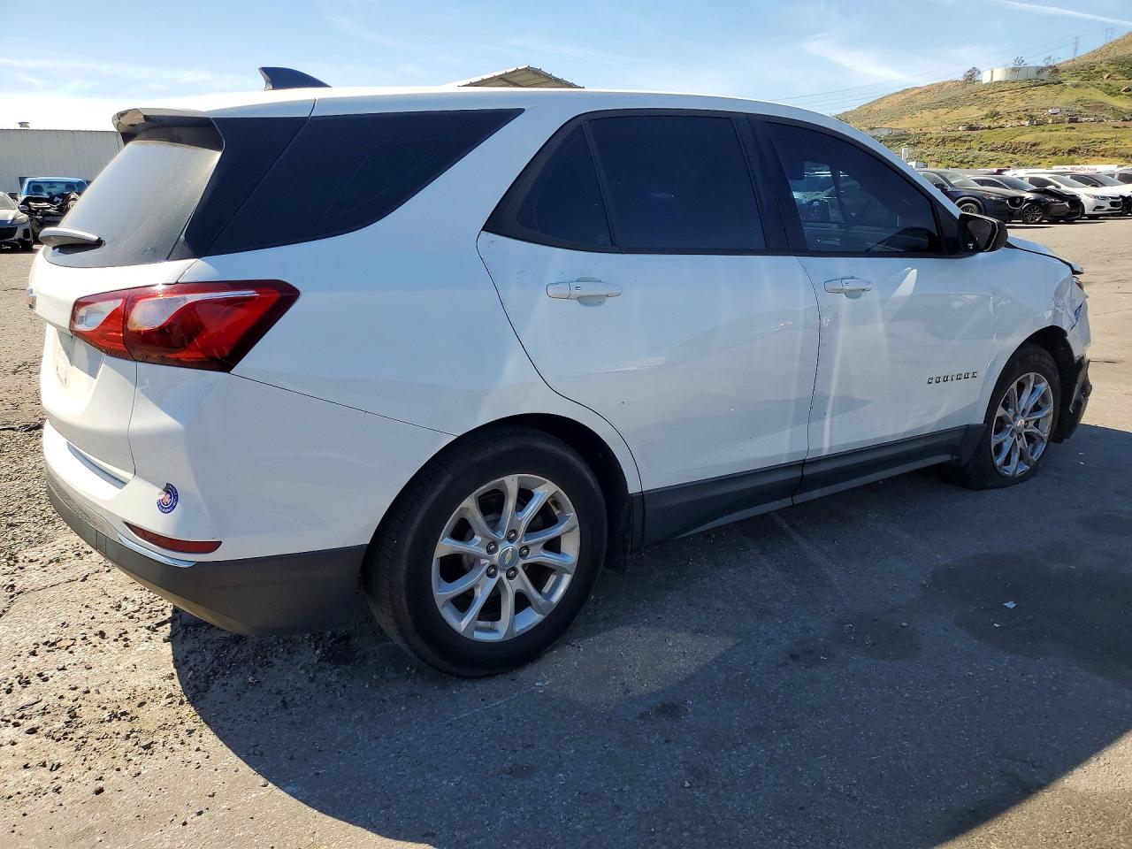 2018 CHEVROLET EQUINOX LS photo 5