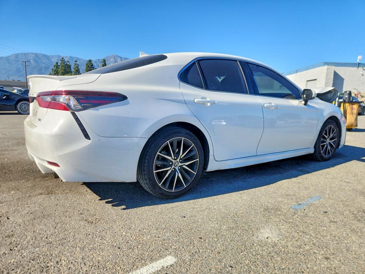 2022 TOYOTA CAMRY SE photo 5