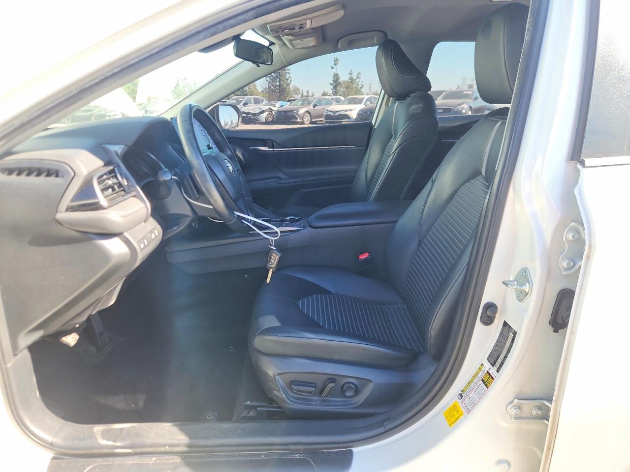 2022 TOYOTA CAMRY SE photo 13