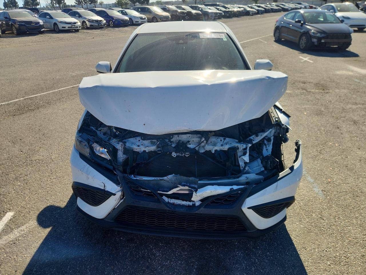 2022 TOYOTA CAMRY SE photo 9