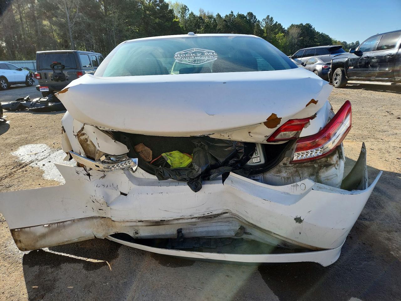 2010 TOYOTA CAMRY SE photo 11