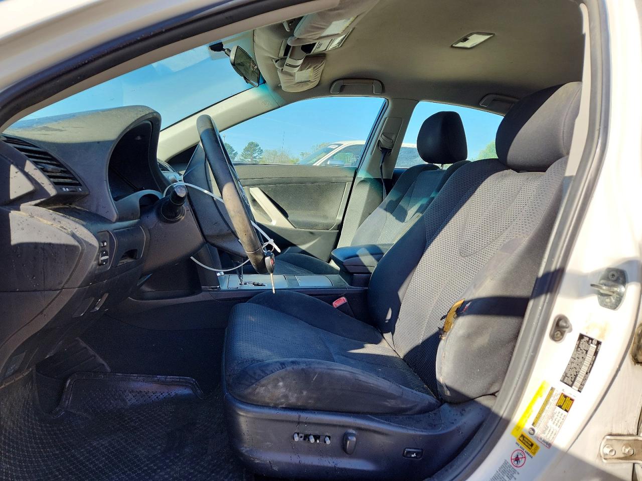 2010 TOYOTA CAMRY SE photo 13
