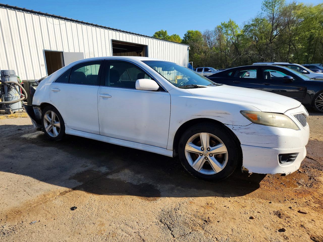 2010 TOYOTA CAMRY SE photo 7