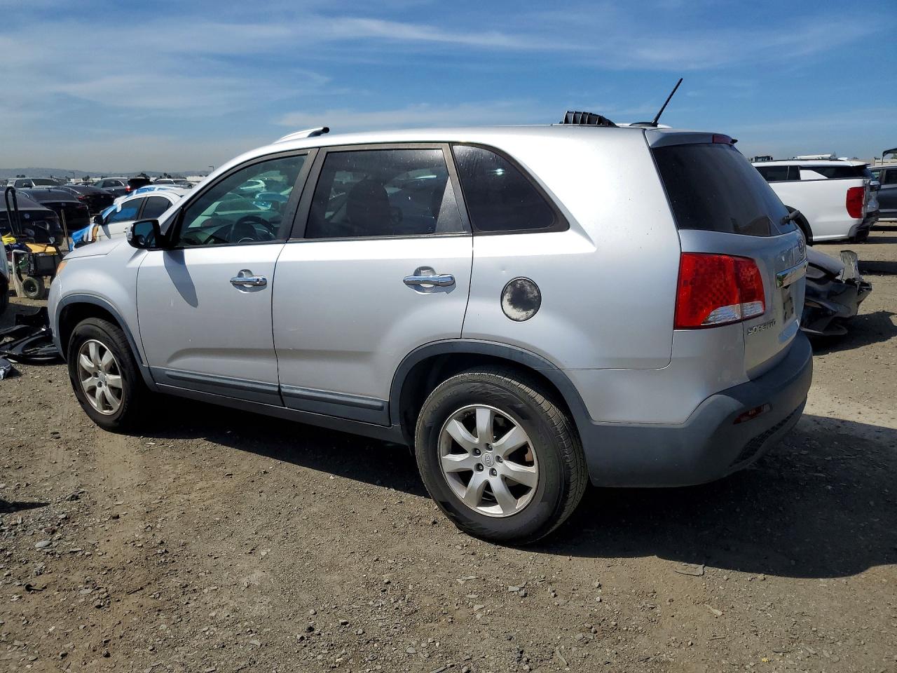 2011 KIA SORENTO LX photo 3