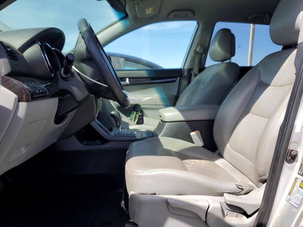 2011 KIA SORENTO LX photo 13