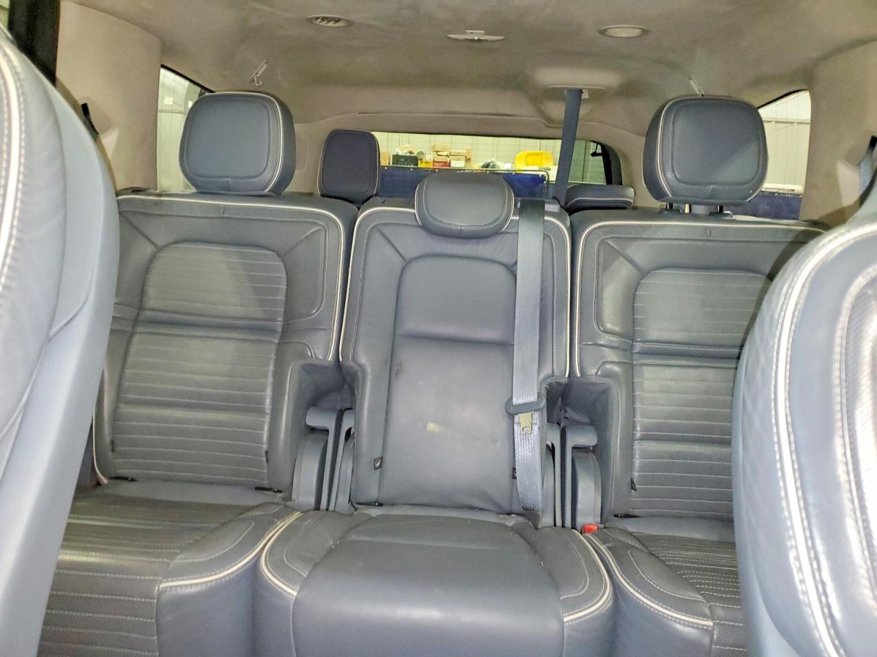 2020 LINCOLN NAVIGATOR L BLACK LABEL photo 19