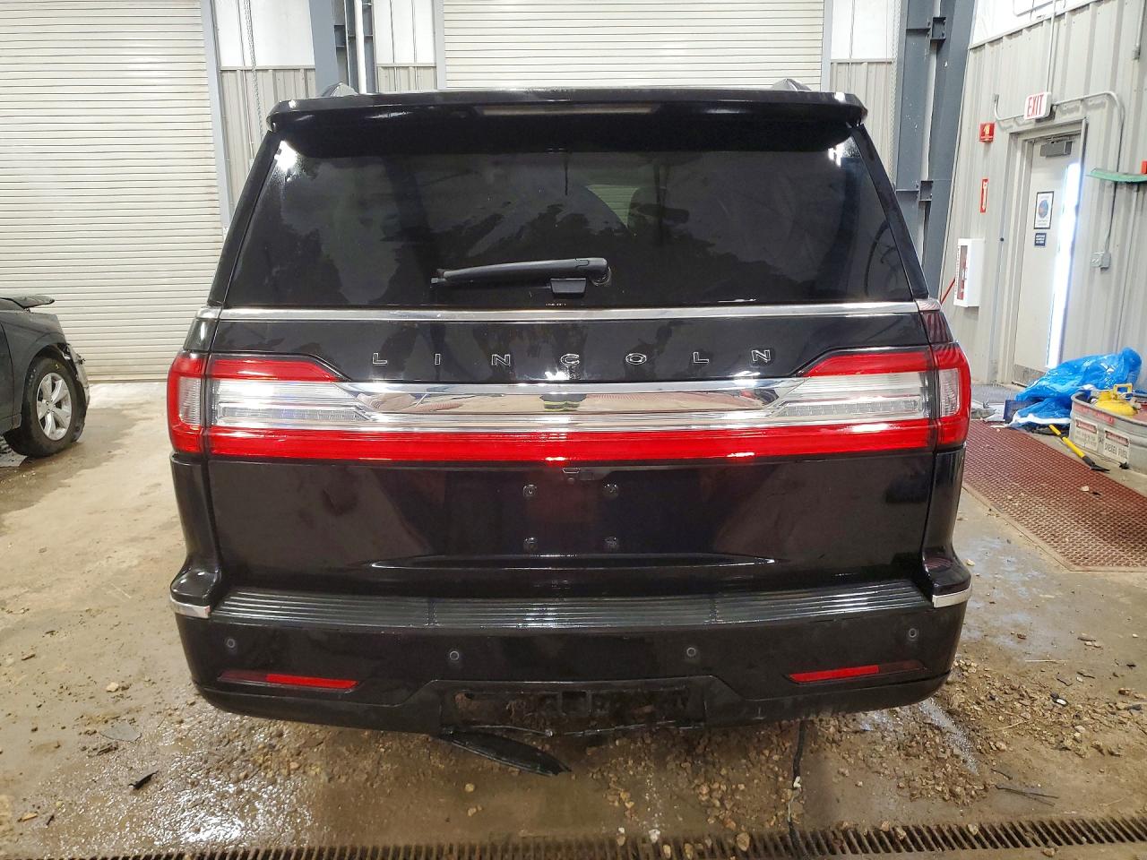 2020 LINCOLN NAVIGATOR L BLACK LABEL photo 11