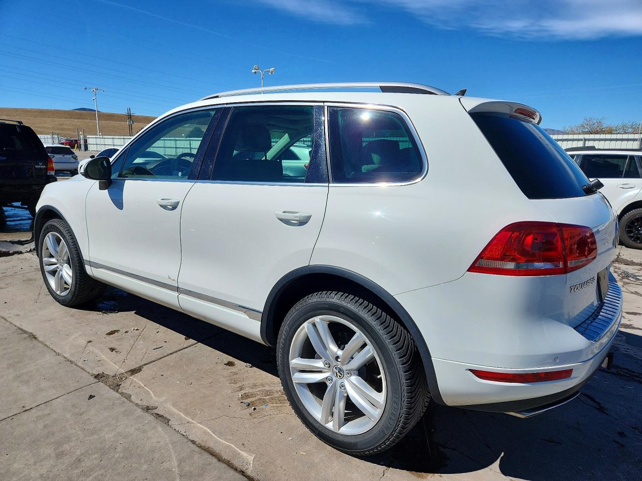 2012 VOLKSWAGEN TOUAREG V6 TDI photo 3