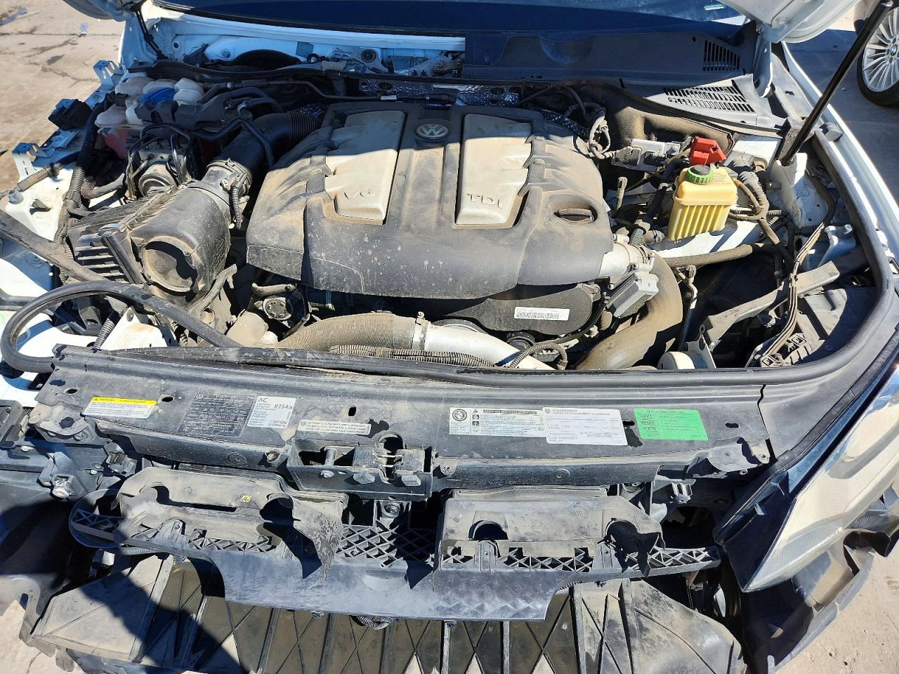 2012 VOLKSWAGEN TOUAREG V6 TDI photo 23