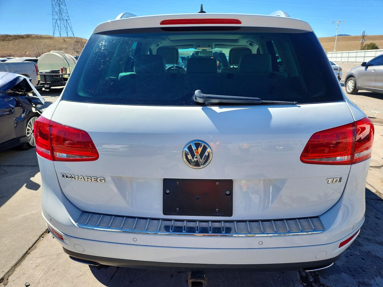2012 VOLKSWAGEN TOUAREG V6 TDI photo 11
