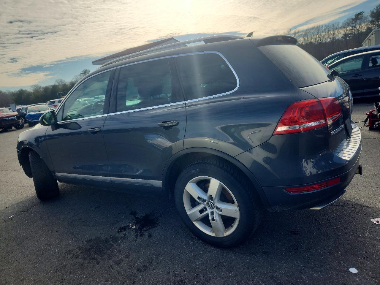2012 VOLKSWAGEN TOUAREG V6 TDI photo 3