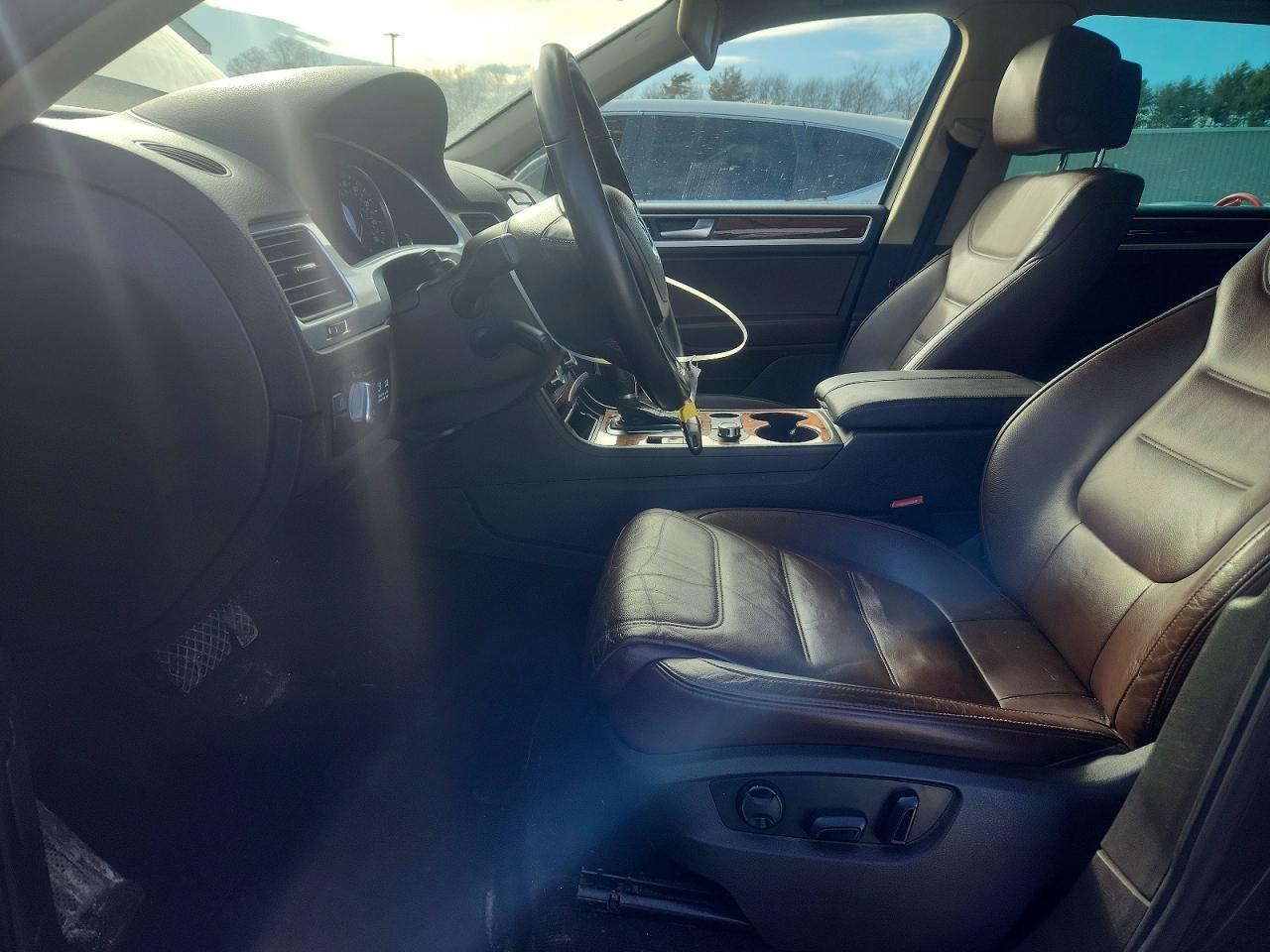 2012 VOLKSWAGEN TOUAREG V6 TDI photo 13