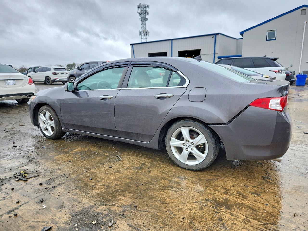 2010 ACURA TSX photo 2