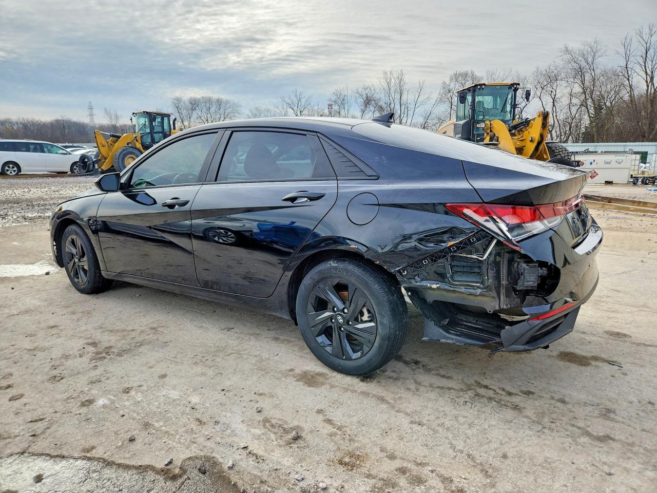 2023 HYUNDAI ELANTRA SEL photo 3